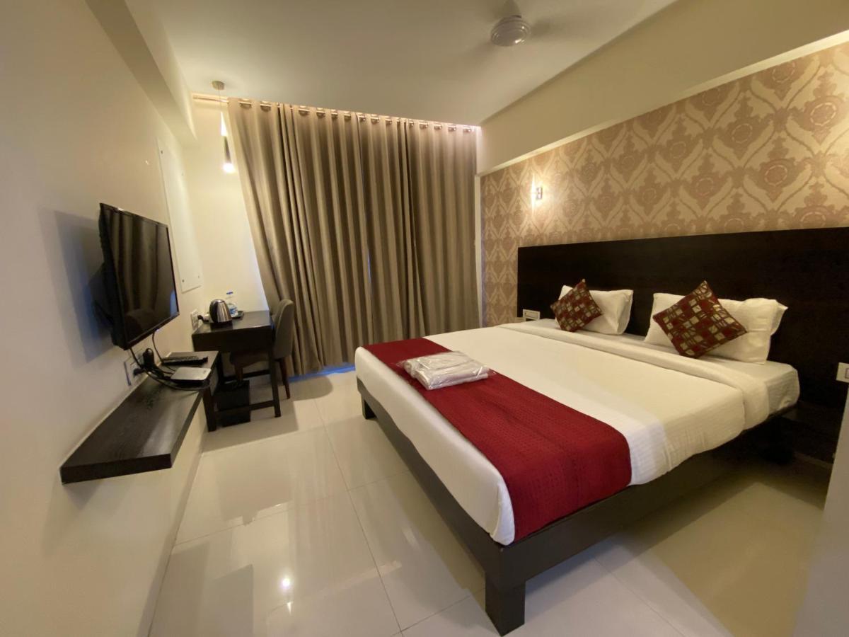 Hotel Singh'S By Wb Inn, Vashi, Navi Mumbai Buitenkant foto